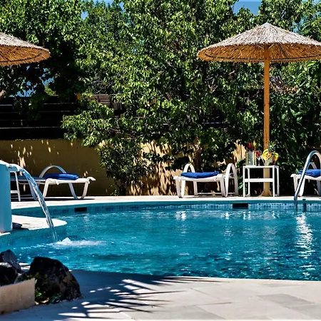 Xenos 2 With A Private Pool,near The Sea