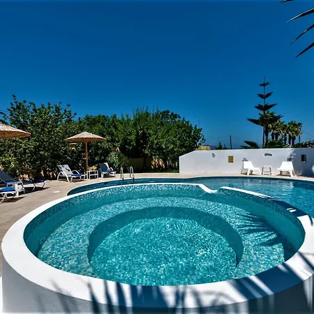 Xenos 2 With A Private Pool,near The Sea