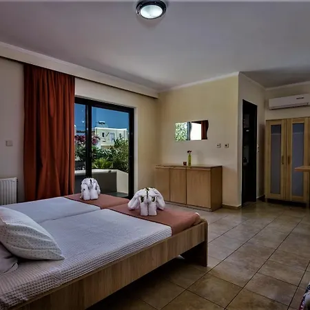 Xenos 2 With A Private Pool,near The Sea *