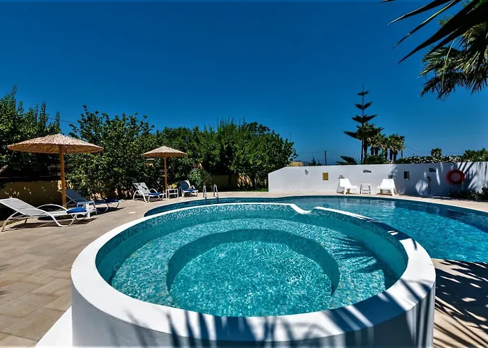 Xenos 2 With A Private Pool,near The Sea