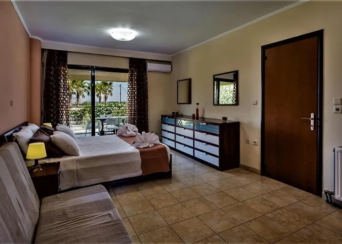 Xenos 2 With A Private Pool,near The Sea Тигаки