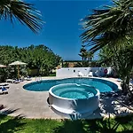 Xenos 2 With A Private Pool,near The Sea Tigaki