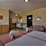 Xenos 2 With A Private Pool,near The Sea