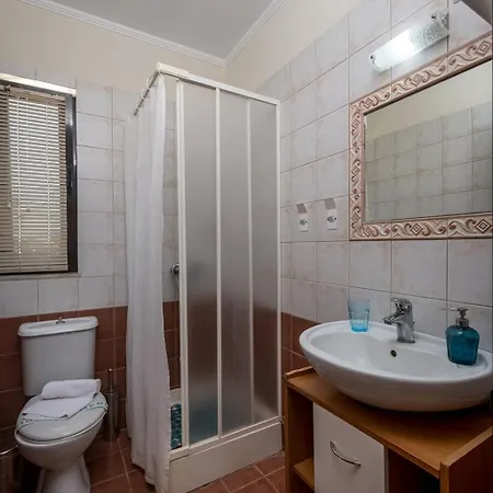 Xenos 2 With A Private Pool,near The Sea