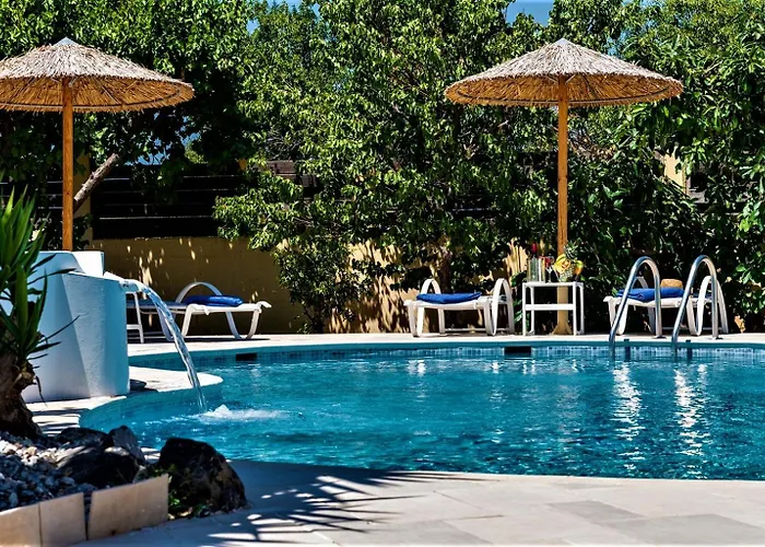 Xenos 2 With A Private Pool,near The Sea