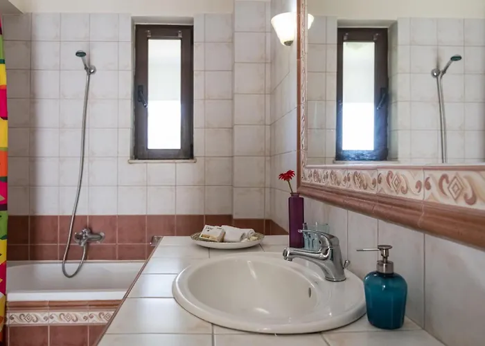 Xenos 2 With A Private Pool,near The Sea