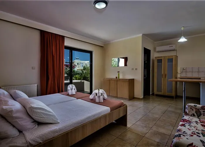 Xenos 2 With A Private Pool,near The Sea *