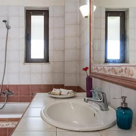 Xenos 2 With A Private Pool,near The Sea