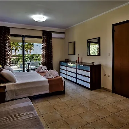 Xenos 2 With A Private Pool,near The Sea Tigaki